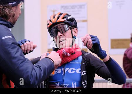 Giulianova, Italie. 07 mars 2024. Italien Alessandro de Marchi de Team Jayco Alula en fin de course lors de l'étape 4 du Tirreno Adriatico 2024 sur la Piazza della Libertà. (Photo par Elena Vizzoca/SOPA images/SIPA USA) crédit : SIPA USA/Alamy Live News Banque D'Images