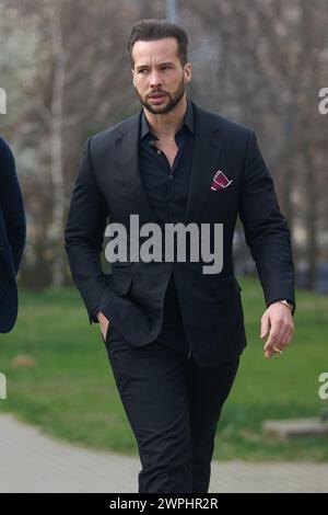 Bucarest, Roumanie. 7 mars 2024 : Tristan Tate et son frère Andrew Tate (absent de la photo) quittent la Cour de Bucarest. Crédit : Lucian Alecu/Alamy Live News Banque D'Images