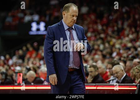 Madison, WI, États-Unis. 7 mars 2024. Greg Gard, entraîneur-chef des Badgers du Wisconsin, lors du match de basket-ball de la NCAA entre les Rutgers Scarlet Knights et les Wisconsin Badgers au Kohl Center de Madison, WISCONSIN. Darren Lee/CSM/Alamy Live News Banque D'Images