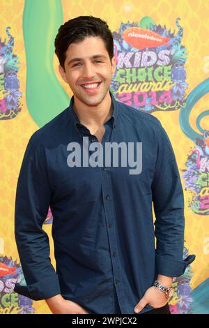 LOS ANGELES, CA - mars 29 : Josh Peck à la 27e édition des Kids' Choice Awards de Nickelodeon, USC Galen Center, Los Angeles, 29 mars 2014. Crédit : Janice Ogata/MediaPunch Banque D'Images