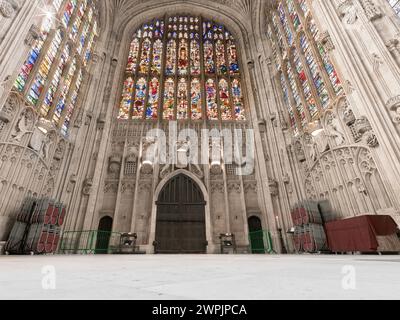 Vitraux et décorations du West End dans l'antchapelle de King's College Chapel, Université de Cambridge, Angleterre. Banque D'Images