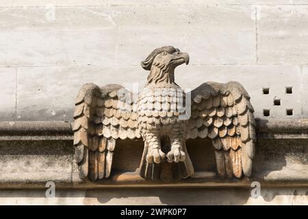 Royaume-Uni, Oxfordshire, Oxford, Gargoyles le long de la fascade High Street de Magdalen College. Banque D'Images