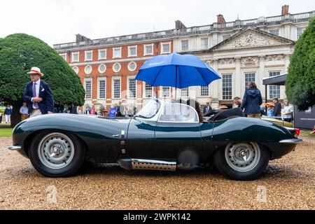 Jaguar XKSS au concours of Elegance 2023, Hampton court Palace, Londres Banque D'Images