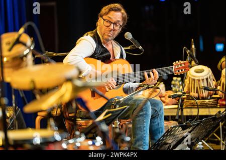 12 mai 2023 : Al Di Meola donne un concert à Milan, en Italie Banque D'Images