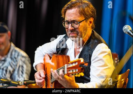 12 mai 2023 : Al Di Meola donne un concert à Milan, en Italie Banque D'Images