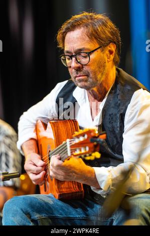 12 mai 2023 : Al Di Meola donne un concert à Milan, en Italie Banque D'Images