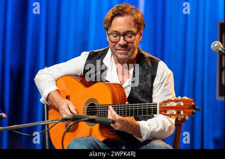 12 mai 2023 : Al Di Meola donne un concert à Milan, en Italie Banque D'Images