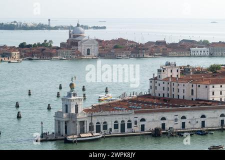 Renaissance Chiesa del Santissimo Redentore (église du très Saint Rédempteur) par Andrea Palladio du XVI siècle sur l'île de Giudecca, Canale della Gi Banque D'Images