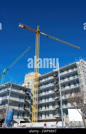 Construction de nouveaux immeubles d'appartements vus à Barcelone, Espagne Banque D'Images