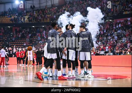 Pirée, Lombardie, Grèce. 7 mars 2024. Virtus Segafredo Bologna lors de l'Euroleague, Round 28, match entre l'Olympiacos Piraeus et Virtus Segafredo Bologna au stade de la paix et de l'amitié le 7 mars 2024, au Pirée, Grèce. (Crédit image : © Stefanos Kyriazis/ZUMA Press Wire) USAGE ÉDITORIAL SEULEMENT! Non destiné à UN USAGE commercial ! Banque D'Images