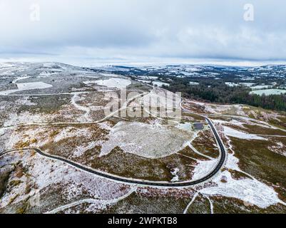 Hiver sur les collines et les vallées dans le parc de Dartmoor, réserve naturelle nationale de Dartmoor est, Yarner Wood, Bovey Tracey, Angleterre Banque D'Images