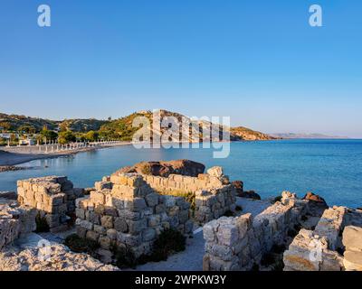 Prog Ruines de la basilique Stefanos au coucher du soleil, plage d'Agios Stefanos, île de Kos, Dodécanèse, îles grecques, Grèce, Europe Copyright : KarolxKozlowski 1245-309 Banque D'Images