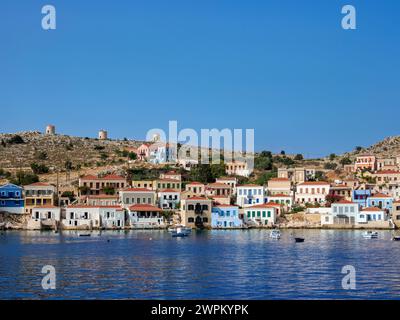 Village de Chalki, Emporio, Île de Halki, Dodécanèse, Îles grecques, Grèce, Europe Banque D'Images