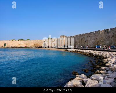 Port de Kolona, vieille ville médiévale, Rhodes City, Rhodes Island, Dodécanèse, îles grecques, Grèce, Europe Banque D'Images