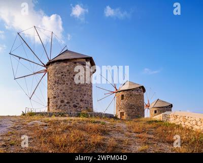 Moulins à vent de Patmos Chora, île de Patmos, Dodécanèse, îles grecques, Grèce, Europe Banque D'Images