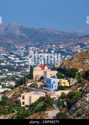 Vue vers l'église d'Agia Paraskevi, Agia Marina, île de Leros, Dodécanèse, îles grecques, Grèce, Europe Banque D'Images