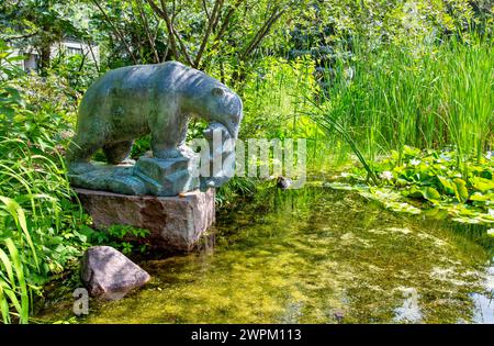 Sculpture d'ours Leo Mol dans le jardin de sculpture Leo Mol dans le parc Assiniboine, Winnipeg, Manitoba, Canada, Amérique du Nord Banque D'Images