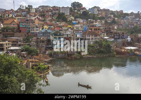 Banque du lac Kivu dans la ville de Bukavu, République démocratique du Congo (RDC) (Congo), Afrique Banque D'Images