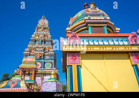 Vue du temple hindou Sri Draubadi Ammen par jour ensoleillé, Maurice, Océan Indien, Afrique Banque D'Images