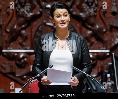 Bruxelles, Belgique. 08 mars 2024. La présidente du Sénat, Stéphanie D'Hose, prononce un discours lors d'une cérémonie en l'honneur des membres de longue date du Sénat, à la suite de la session plénière du Sénat au parlement fédéral, à Bruxelles, le vendredi 08 mars 2024. BELGA PHOTO BENOIT DOPPAGNE crédit : Belga News Agency/Alamy Live News Banque D'Images