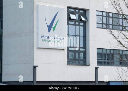 Autour de Chippenham une ville de marché du Wiltshire. Wiltshire College and University Centre Banque D'Images