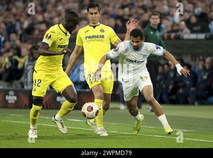 Iliman Ndiaye de Marseille, a quitté Eric Bailly, Aissa Mandi de Villareal lors de l'UEFA Europa League, Round of 16, match de 1ère manche entre l'Olympique de Marseille et Villarreal CF le 7 mars 2024 au stade Orange Vélodrome de Marseille, France Banque D'Images