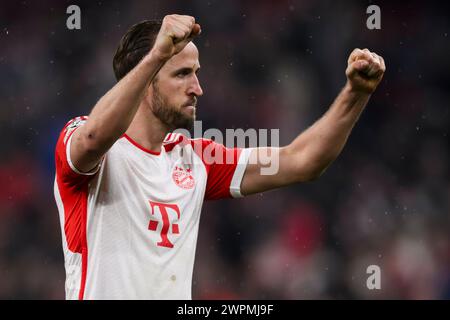 Munich, Allemagne. 5 mars 2024. Harry Kane du FC Bayern Munchen fête à la fin de la manche de l'UEFA Champions League du 16e match de football entre le FC Bayern Munich et le SS Lazio. Crédit : Nicolò Campo/Alamy Live News Banque D'Images