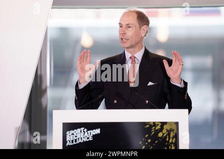 Le duc d'Édimbourg prend la parole lors des Community Sport and Recreation Awards 2024 au stade Headingley de Leeds. Date de la photo : vendredi 8 mars 2024. Banque D'Images