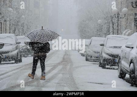 Neve in città con disagi/neige dans la ville Banque D'Images