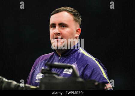 Brighton, Royaume-Uni. 07 mars 2024. Luke Littler réagit lors de la 2024 BetMGM premier League Darts, Night 6 au Brighton Centre, Brighton, Angleterre, Royaume-Uni le 7 mars 2024 crédit : Every second Media/Alamy Live News Banque D'Images