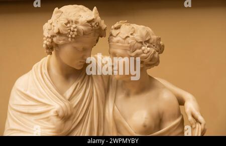 Florence, Italie - 27 juin 2023 : Bacchus et Ariane, par Francesco Carradori, 1777. Statue des amoureux, sculpture romantique classique Banque D'Images