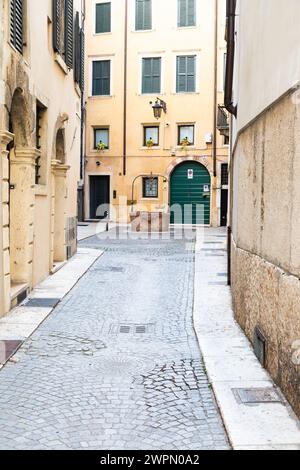 Vérone, Italie - juillet 2022 : le célèbre puits d'Amour, visite romantique au coeur de la ville Banque D'Images