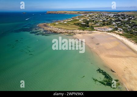 Vue aérienne de Polzeath Beach et de l'estuaire de la rivière Camel près de Cornwall, Angleterre, Grande-Bretagne, Europe Banque D'Images