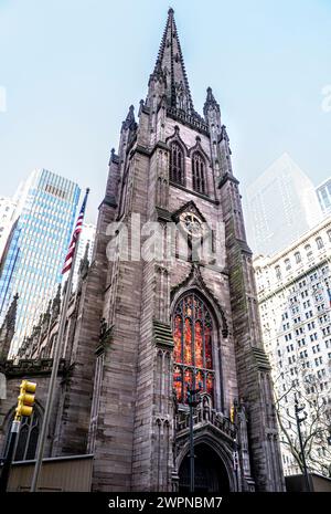 Église de la Trinité, vue en angle bas, New York City, New York, États-Unis Banque D'Images