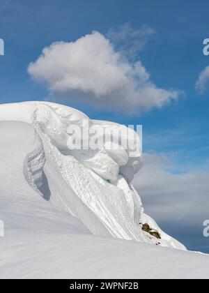 Randonnée en raquettes sur le Hauser Kaibling dans le Schladminger Tauern. Banque D'Images