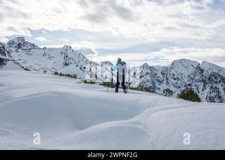 Randonnée en raquettes sur le Hauser Kaibling dans le Schladminger Tauern. Banque D'Images