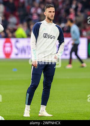 Amsterdam, pays-Bas. 07 mars 2024. AMSTERDAM, PAYS-BAS - 7 MARS : Branco van den Boomen, de l'AFC Ajax, regarde le match des éliminatoires de l'UEFA Europa Conference League entre l'AFC Ajax et l'Aston Villa FC au Johan Cruijff Arena le 7 mars 2024 à Amsterdam, pays-Bas. (Photo de Henny Meyerink/BSR Agency) crédit : BSR Agency/Alamy Live News Banque D'Images