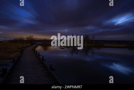 Sanctuaire ornithologique Ammersee-Südufer, crue, lever du soleil, Ammersee, Dießen, haute Bavière, Bavière, Allemagne Banque D'Images