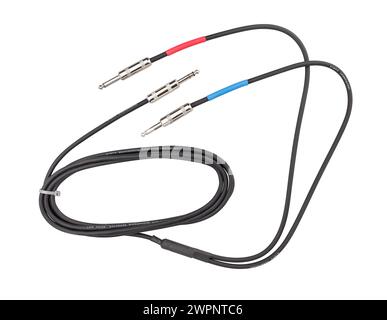 chemin du câble du répartiteur d'insertion audio isolé sur blanc Banque D'Images