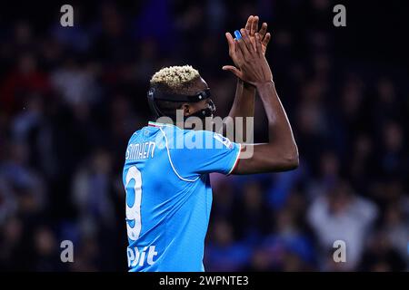 Naples, Italie. 08 mars 2024. Victor Osimhen de la SSC Napoli applaudit lors du match de football Serie A entre la SSC Napoli et le Torino FC au stade Diego Armando Maradona à Naples (Italie), le 8 mars 2024. Crédit : Insidefoto di andrea staccioli/Alamy Live News Banque D'Images