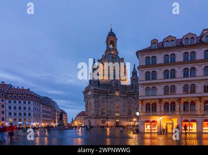 Dresde, marché de Noël sur la place Neumarkt, église Frauenkirche, Saxe, Allemagne Banque D'Images