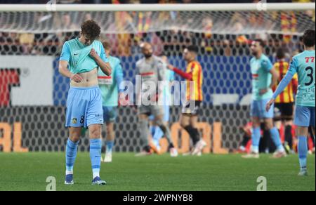 Malines, Belgique. 08 mars 2024. Nikolas Madsen de Westerlo semble abattu lors d'un match de football entre KV Mechelen et KVC Westerlo, vendredi 08 mars 2024 à Malines, le jour 29 de la saison 2023-2024 de la première division du championnat belge 'Jupiler Pro League'. BELGA PHOTO VIRGINIE LEFOUR crédit : Belga News Agency/Alamy Live News Banque D'Images