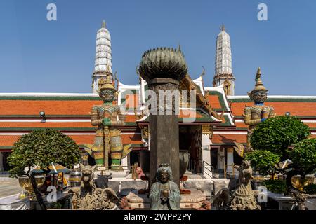 Wat Phra Kaeo, le temple bouddhiste du roi dans l'ancien palais royal, Grand Palais Bangkok, Thaïlande, Asie Banque D'Images