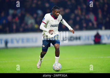 Deventer, pays-Bas. 08 mars 2024. DEVENTER, Stadium Adelaarshorst, 08-03-2024, saison 2023/2024, Dutch Eredivisie Football pendant le match Go Ahead Eagles - PSV. Johan Bakayoko crédit : Pro Shots/Alamy Live News Banque D'Images