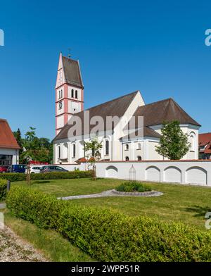 Berkheim, l'église paroissiale de préparées Konrad est sous le patronage du Saint évêque Konrad de Constance. Le corps de Willebold von Berkheim, décédé en 1230, est aménagé dans un sanctuaire de l'église. Il est le saint patron de l'Illertal. Banque D'Images