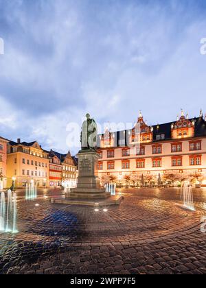 Monument du Prince Albert sur la place du marché à Coburg, Franconie, Bavière, Allemagne Banque D'Images