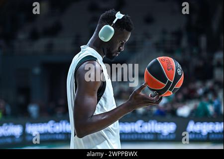 Athènes, Grèce. 08 mars 2024. 19 Youssoupha Fall de LDLC ASVEL Villeurbanne joue lors de l'Euroleague, Round 28, match entre Panathinaikos Athènes et LDLC ASVEL Villeurbanne à Oaka Altion Arena le 8 mars 2024, à Athènes, Grèce. Crédit : Agence photo indépendante/Alamy Live News Banque D'Images