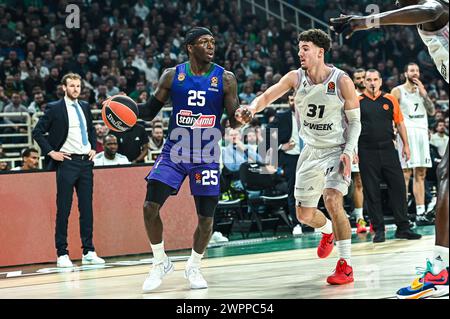Athènes, Grèce. 08 mars 2024. 25 Kendrick Nunn du Panathinaikos Athènes joue lors de l'Euroleague, Round 28, match entre Panathinaikos Athènes et LDLC ASVEL Villeurbanne à l'Oaka Altion Arena le 8 mars 2024 à Athènes, Grèce. Crédit : Agence photo indépendante/Alamy Live News Banque D'Images