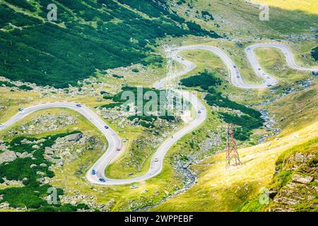 Vue aérienne du trafic sur le col du Transfagarasan Banque D'Images