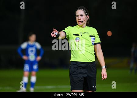 Gand, Belgique. 08 mars 2024. L'arbitre Caroline Lanssens photographiée lors d'un match de football féminin entre AA Gent Ladies et Club Brugge YLA le 18ème jour de la saison 2023 - 2024 de la Super League belge Lotto Womens, le vendredi 8 mars 2024 à Gent, BELGIQUE . Crédit : Sportpix/Alamy Live News Banque D'Images